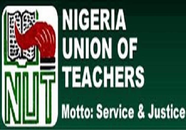NigeriaStories's tweet photo. BREAKING NEWS: The Nigeria Union of Teachers has threatened to shut down schools across the country if another attack occurs in any school, following the recent wave of kidnappings and killings involving teachers and pupils in parts of the country. https://t.co/rfbQYj6Tqo