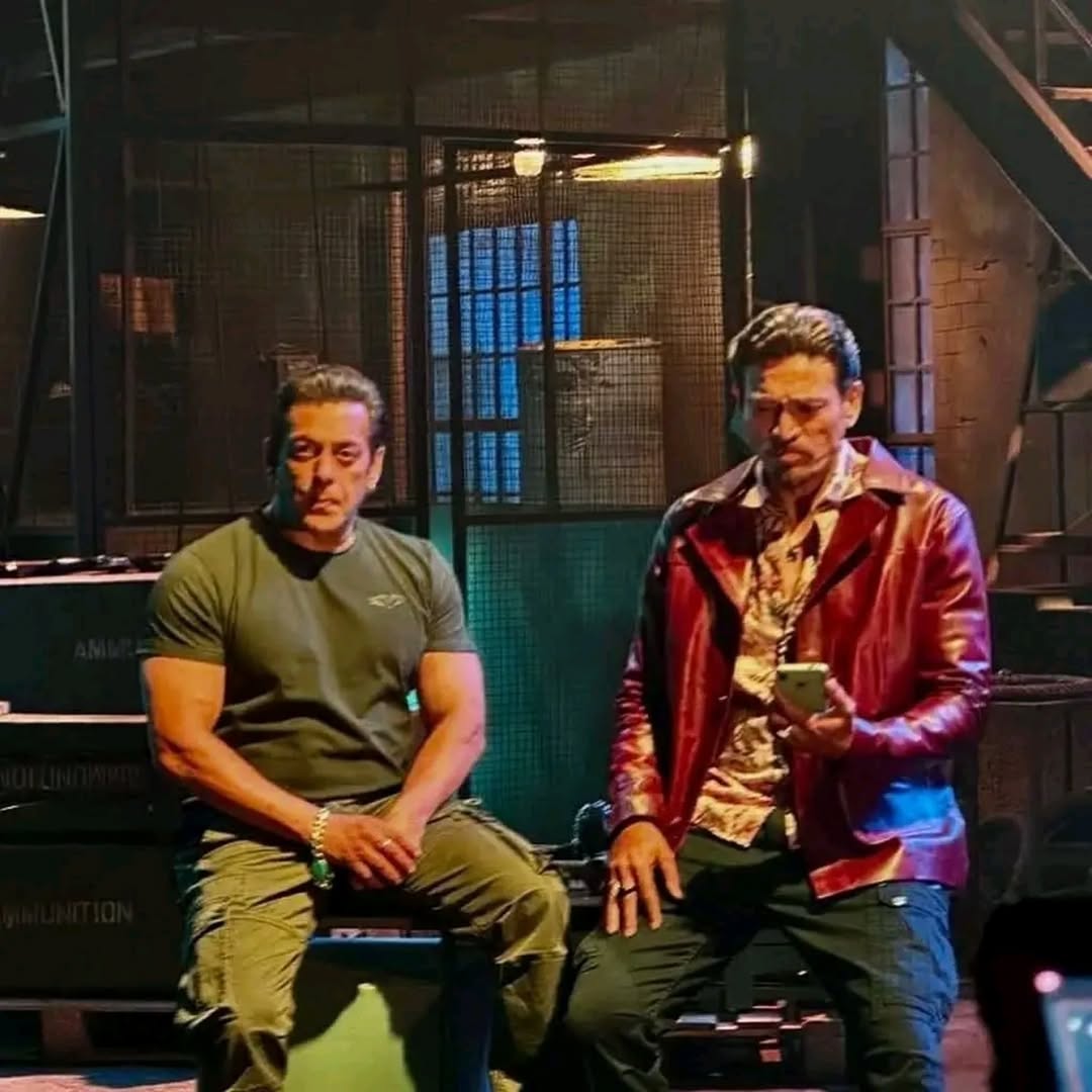 imrizwankhan786's tweet photo. BHAICEPS DEKHA KYA ? 🤯😵 #SalmanKhan https://t.co/ZwNaJSnPbY