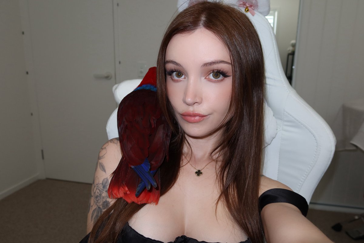 DaintyWilder's tweet photo. Me &amp; my baby 🥰 https://t.co/gHe3yLEAz9