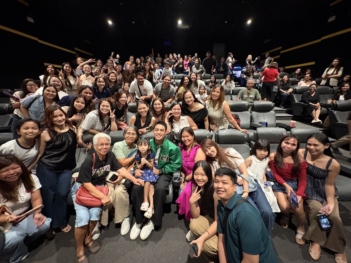 StarCinema's tweet photo. Donny Pangilinan at the Blockscreening of Ms. Ayza. ✨

📍SM Urdaneta

🎟️ Get your tickets now and experience Tayo Sa Wakas! Visit https://t.co/GWCheUrvn0 🎟️

#TayoSaWakas — a 33rd anniversary offering from Star Cinema and a film by Cathy Garcia-Sampana starring Donny Pangilinan and Belle Mariano.

NOW SHOWING in cinemas nationwide.