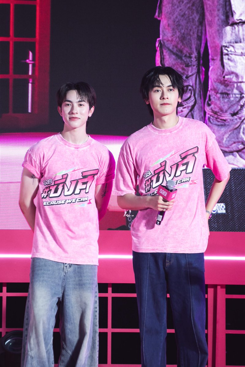 knznap's tweet photo. [PIC] GORN &amp; ONGLEE PROXIE - 260509 @ #sasiKaoPROXIEKengNamping #PROXIEfaceofsasi

ส่วนสูงปีศาจอะไรวะเนี่ย คันหัวววว
#PROXIEGorn #PROXIEOnglee #PROXIEth https://t.co/hJ1D3BXInx