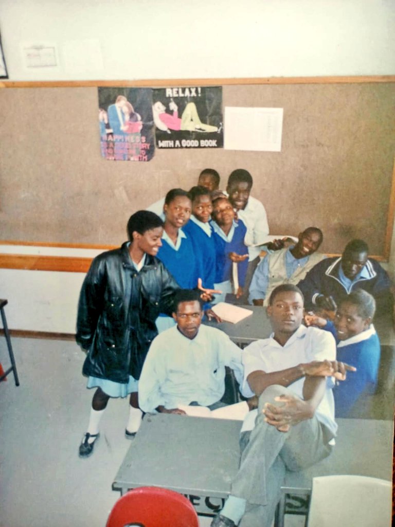 ChendoHosea's tweet photo. Back in the days 🤓
#Year2000👔
#Class3E ✍🏾
#Monna-a-Noka 🎣 https://t.co/LHGzhCbo2r