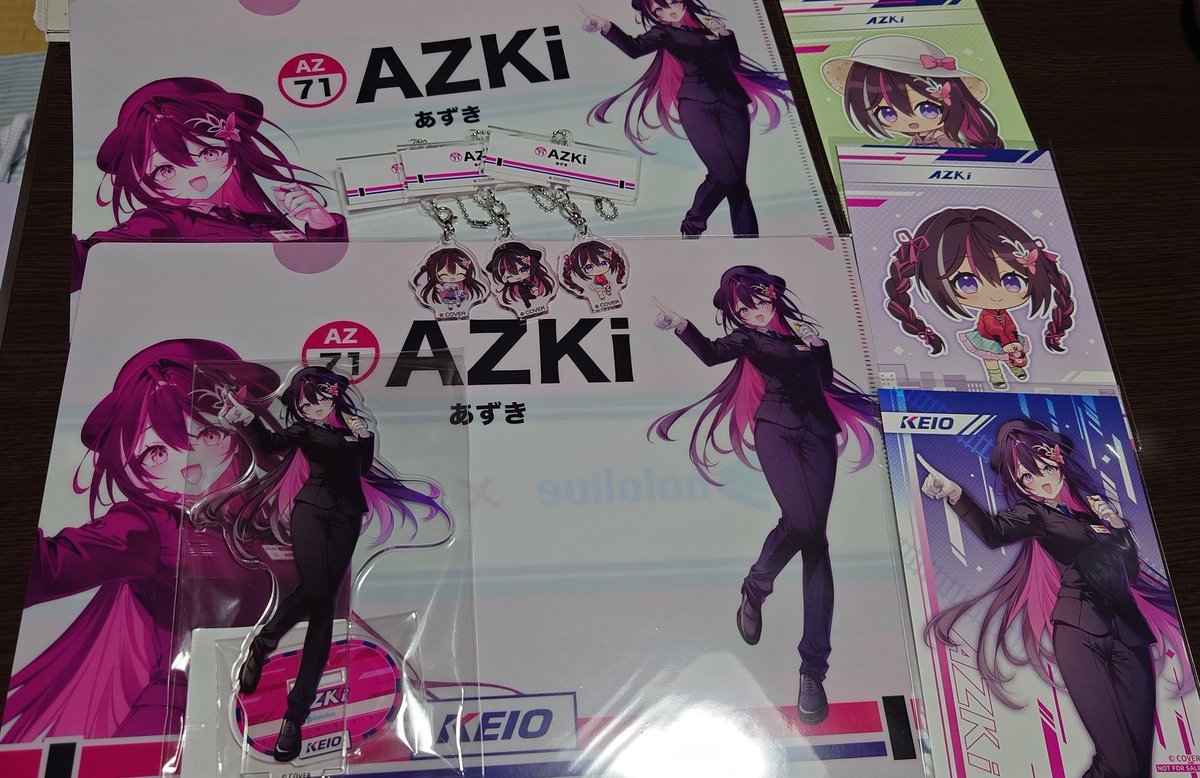g_ist's tweet photo. この前の東京のやつ〜
しぐれうい展・AZKi京王コラボ・ホロライブ原宿とか

(4枚目)わりと序盤から水5本持って歩かされるとか重すぎてワロタ(購入特典、現在は終了している模様？) https://t.co/zib5RKX1KJ