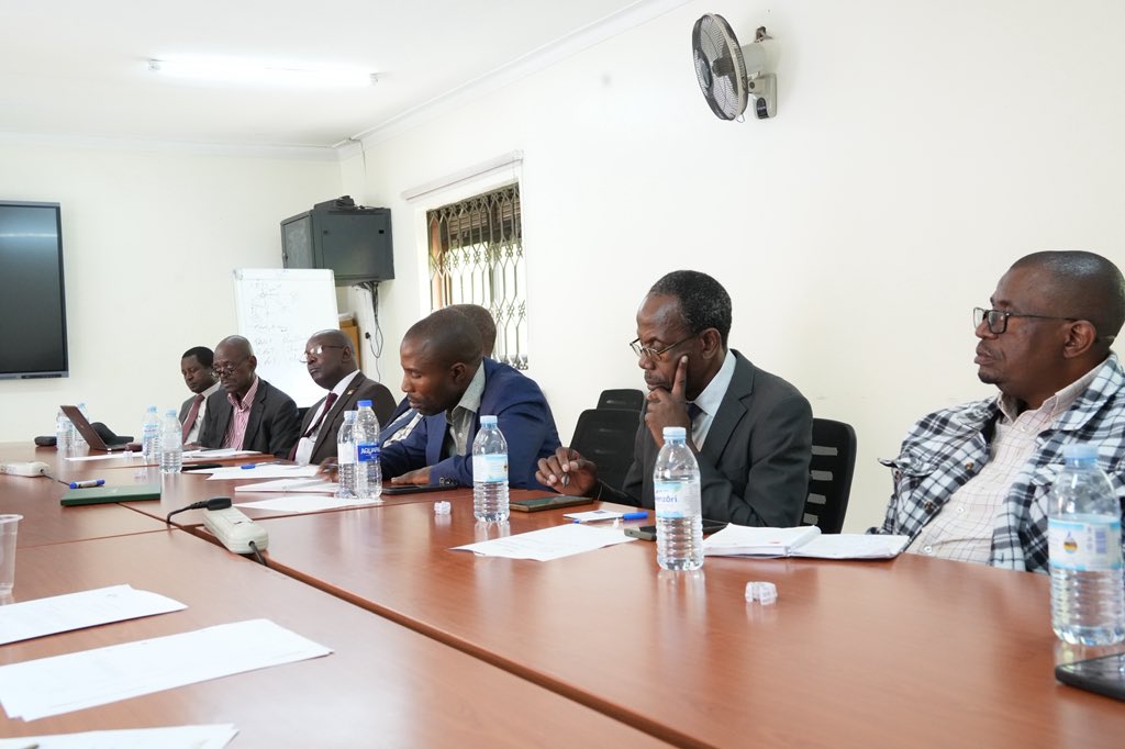 ruforumsec's tweet photo. Expanding partnerships! 🤝 

A delegation from #Zimbabwe, led by Prof. Fanuel Tagwira the Permanent Secretary of the Ministry of Higher & Tertiary Education, Innovation, Science and Technology Development, paid a courtesy visit to #RUFORUM as a long-standing alumnus & partner of #RUFORUM.

During the meeting, the delegation was briefed on #RUFORUM’s decade-long journey & its new strategic vision, looking ahead.The Zimbabwean team also shared the country’s education agenda & highlighted areas of convergence through which collaboration with #RUFORUM could be advanced.

The delegation comprised of:

1. Prof. Kuzvinetsa Peter Dzvimbo – Chief Executive Officer of @ZimcheOfficial 
2. Prof. Regis Chireshe – Chief Director, Quality Assurance at  @ZimcheOfficial 
3. Prof. Norman Takaidza – Chief Director at the Ministry of Higher Educatio Ministry of Higher and Tertiary ducation, Innovation, Science and Technology Development
4. Mr. Tinashe Zishiri – Registrar at @MidlandsState 
5. Mr. Biggy Ngwenya – Registrar at  @nustzim 
6. Dr. Tavengwa Bunhu – Deputy Dean and Senior Lecturer, School of Natural Sciences and Mathematics at @ChinhoyiCUT