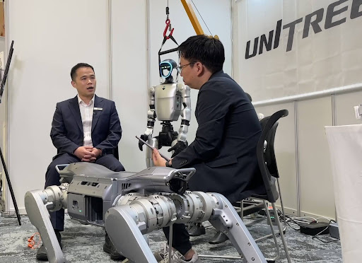 tbs_bloomberg's tweet photo. Google DeepMind、Boston Dynamics、Unitree Robotics、ホンダ…
「日米中の4社に突撃してきました！」

CROSS DIG MCの中川さん @mshrnakagawaのHumanoids Summitに関する動画は来週以降に配信予定です！ https://t.co/JKqMDEvWYg
