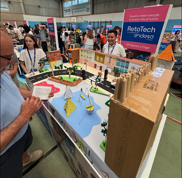 RetoTech's tweet photo. 🇪🇦 #RetoTech España ¡Ayer vivimos un día estupendo en el Festival RetoTech de Aragón! ¡Vimos mucho talento y mucha ilusión! 
G-R-A-C-I-A-S a todos los profes y alumnos que lo hicieron posible💙 #EspírituRetoTech @FundacionEndesa 📸👇 https://t.co/BoMrC4s4rv