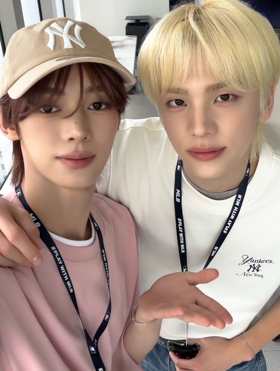 jabsiggg's tweet photo. 어쩌다 이런 선물이 갑자기 나에게 찾아왔지? https://t.co/1h8ibRYm33