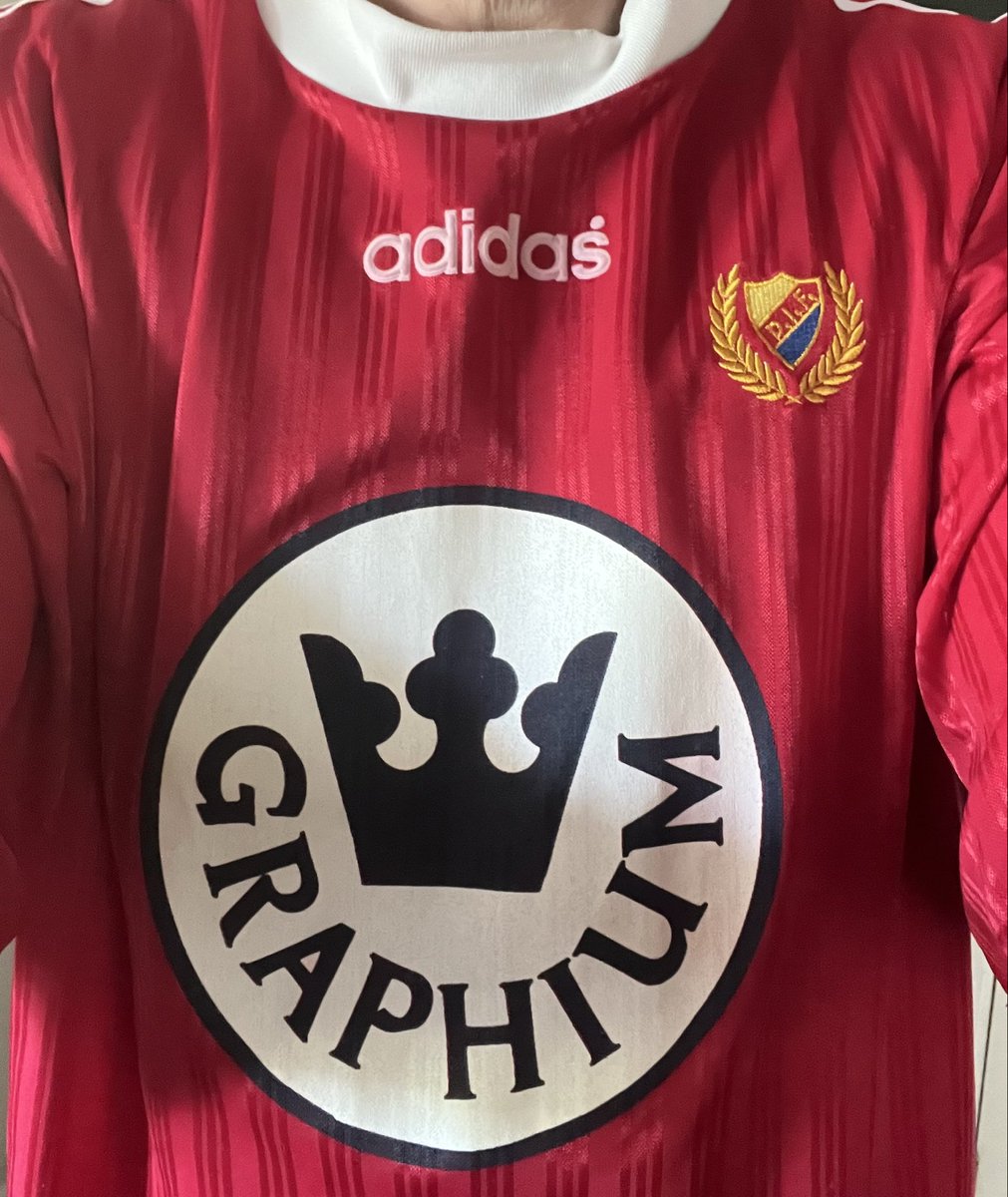 FreddyCoach's tweet photo. Fredag, fotbollströja och kamp mot cancer! https://t.co/Wea9p3pCa0