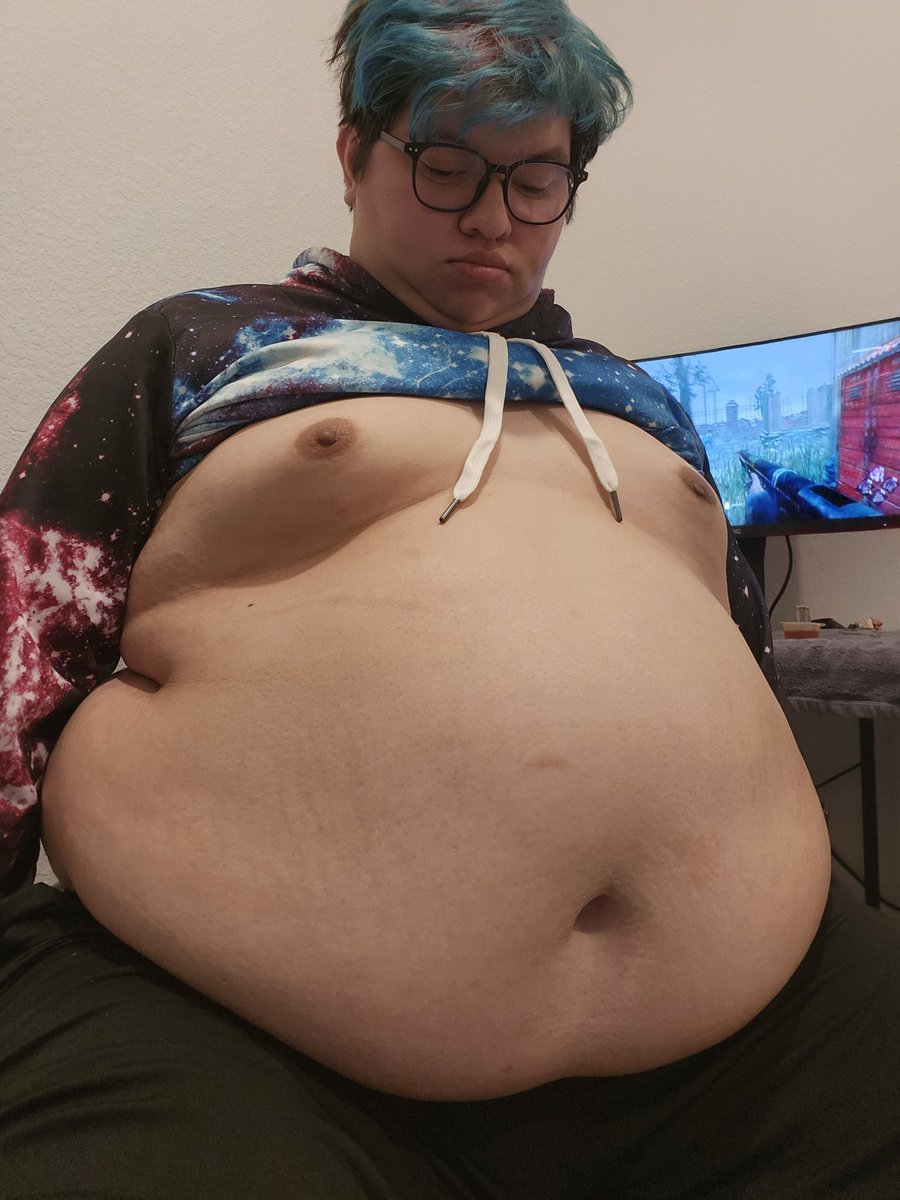 BigLazyNerd's tweet photo. Another night of stuffing🥵🐷
I think im addicted.. https://t.co/fqFYxp2623