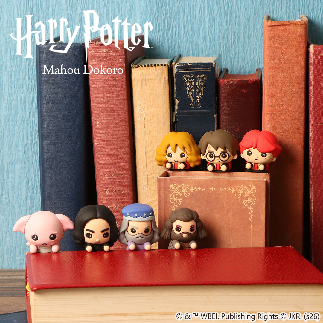 🎉 #マホウドコロ 本日発売✨ 棚やデスクから ひょこっと覗く姿が