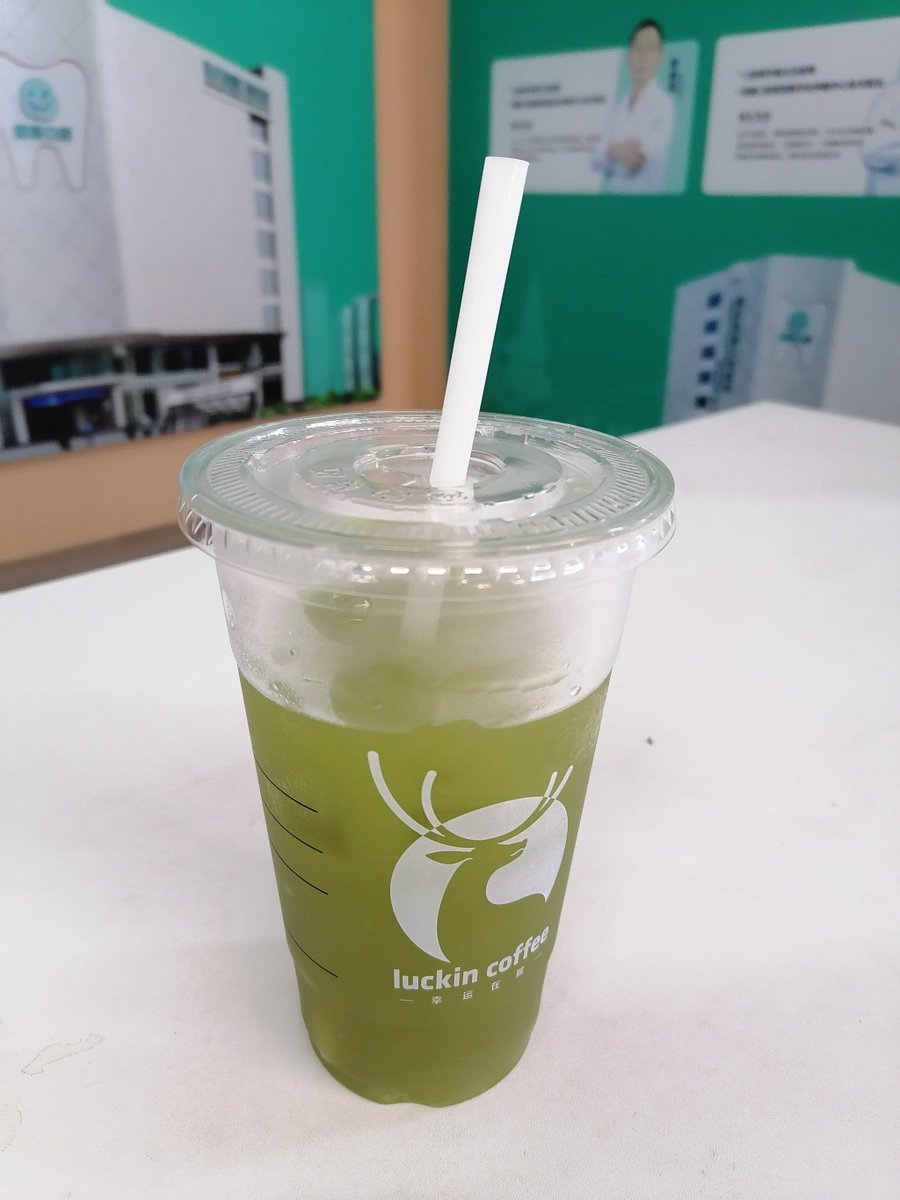 Amperal911's tweet photo. Craving a quick pick-me-up Whip up an iced lemon matcha latte in 5 mins! Mix 1 tsp matcha powder with  cup hot water, stir, add ice,  cup oat milk u0026 a squeeze of lemon. Done! https://t.co/Hb32IBtR8h