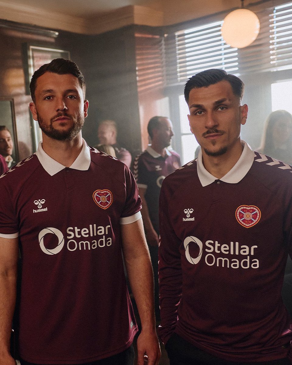 TheShirtUnion's tweet photo. 🟪| @JamTarts Home 26/27

Traditional deep maroon base, white flappy collar with the matching cuffs and those wonderful chevrons running the full length of those sleeves makes for another strong Hearts home shirt 💪 https://t.co/chW64C6MMh