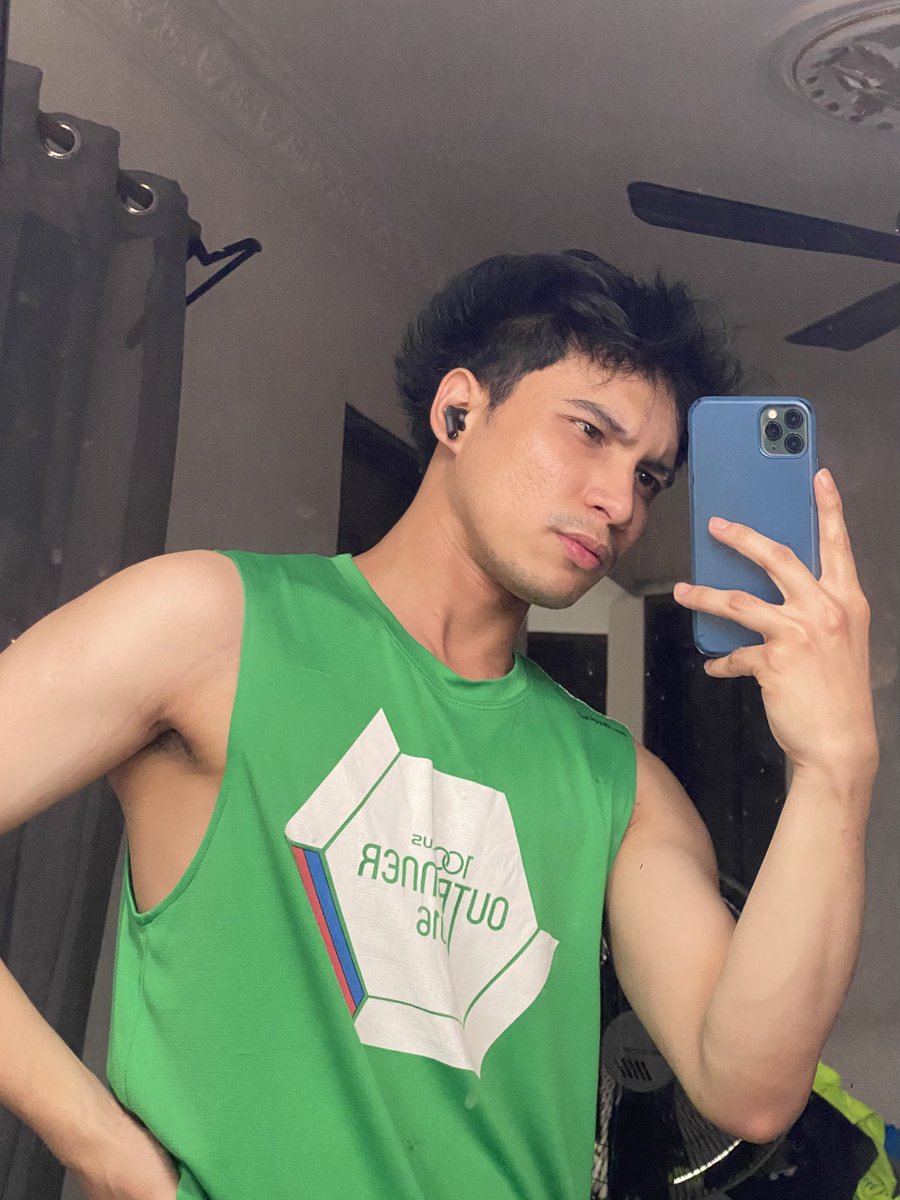 entah_A_'s tweet photo. 161cm aq ni size labubu jer https://t.co/TgZhygzh2l