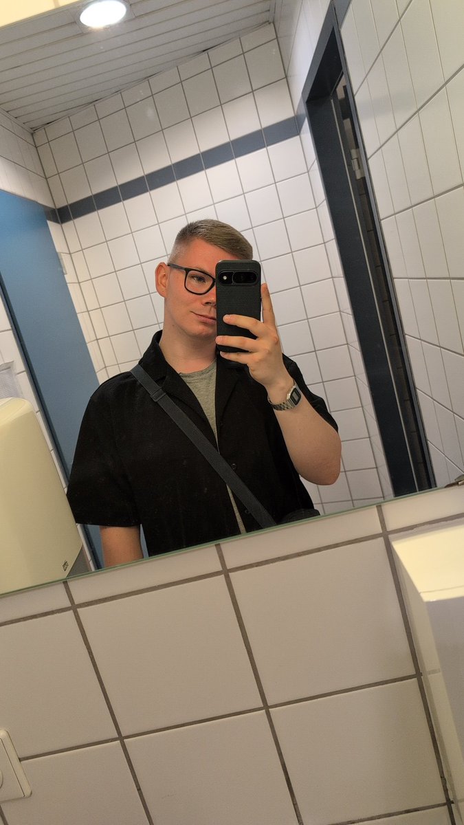 _then1ls's tweet photo. Neuer Tag ,Neue Möglichkeit mir neues Wissen anzueignen 🤗 https://t.co/nYuL6g5Ng2