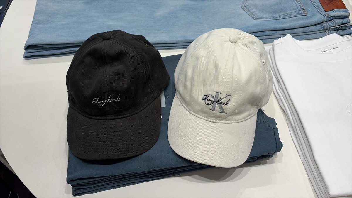 24x7boyxlove's tweet photo. ckjk collection caps are restocked in my area, anyone wants it?

#CKJK #JUNGKOOKxCALVINKLEIN https://t.co/MOr1jbywTD