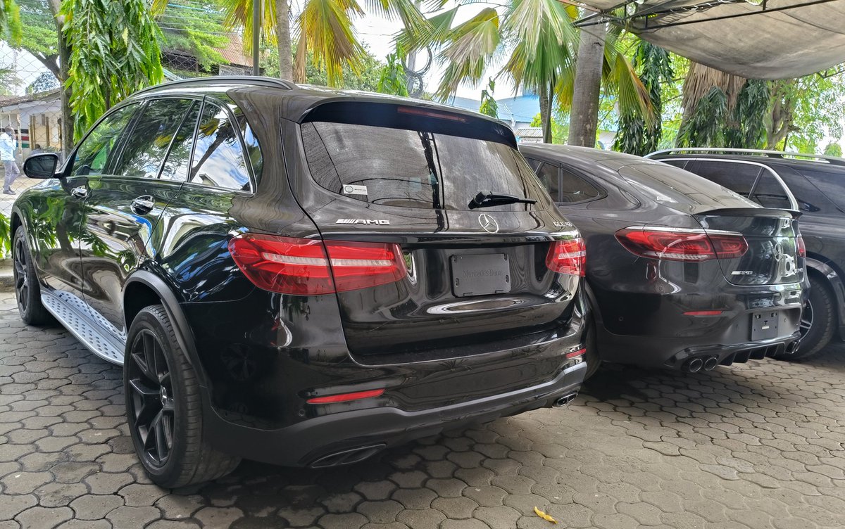 BenardMakumbi_'s tweet photo. GLC43 Coupe or Sedan? Watu wa Fielder please stay out of this 😅😬 https://t.co/IbQUlsp3mX