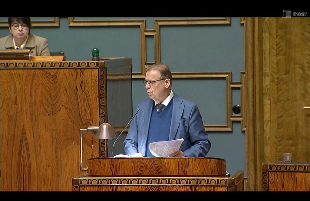 KustosRy's tweet photo. ”Täällä ministeri Marttinenkin totesi, että halutaan isompia hankintayksiköitä, niin nythän tässä jaetaan niitä koottuja hankintayksiköitä pienemmiksi.”
- Kansanedustaja Lauri Lyly (sd) hankintalaista, eduskunnan täysistunto 12.2.2026 https://t.co/jw2Vc0wXf8