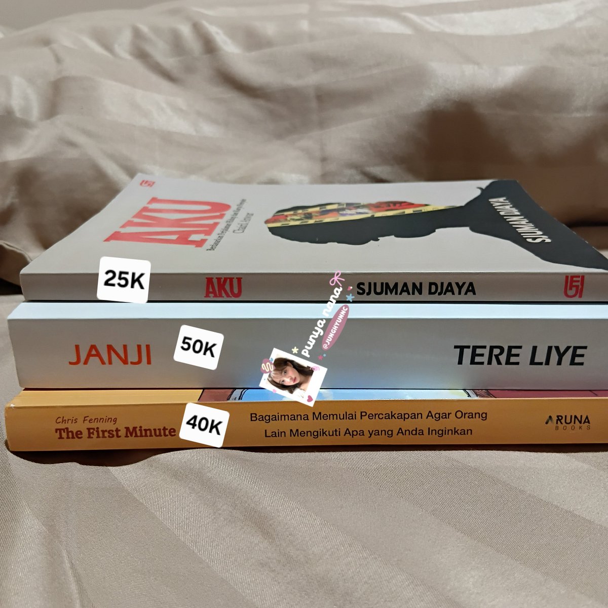junghyunnc's tweet photo. hi guys aku mau preloved buku aku

AKU - 25K
Janji - 50K
The First Minute (terjemahan) - 40K

bisa CO via 🍊 detail foto dan videonya juga boleh dm aja yaa temen-temen...maaci🫶 https://t.co/KSnnCr4eD0