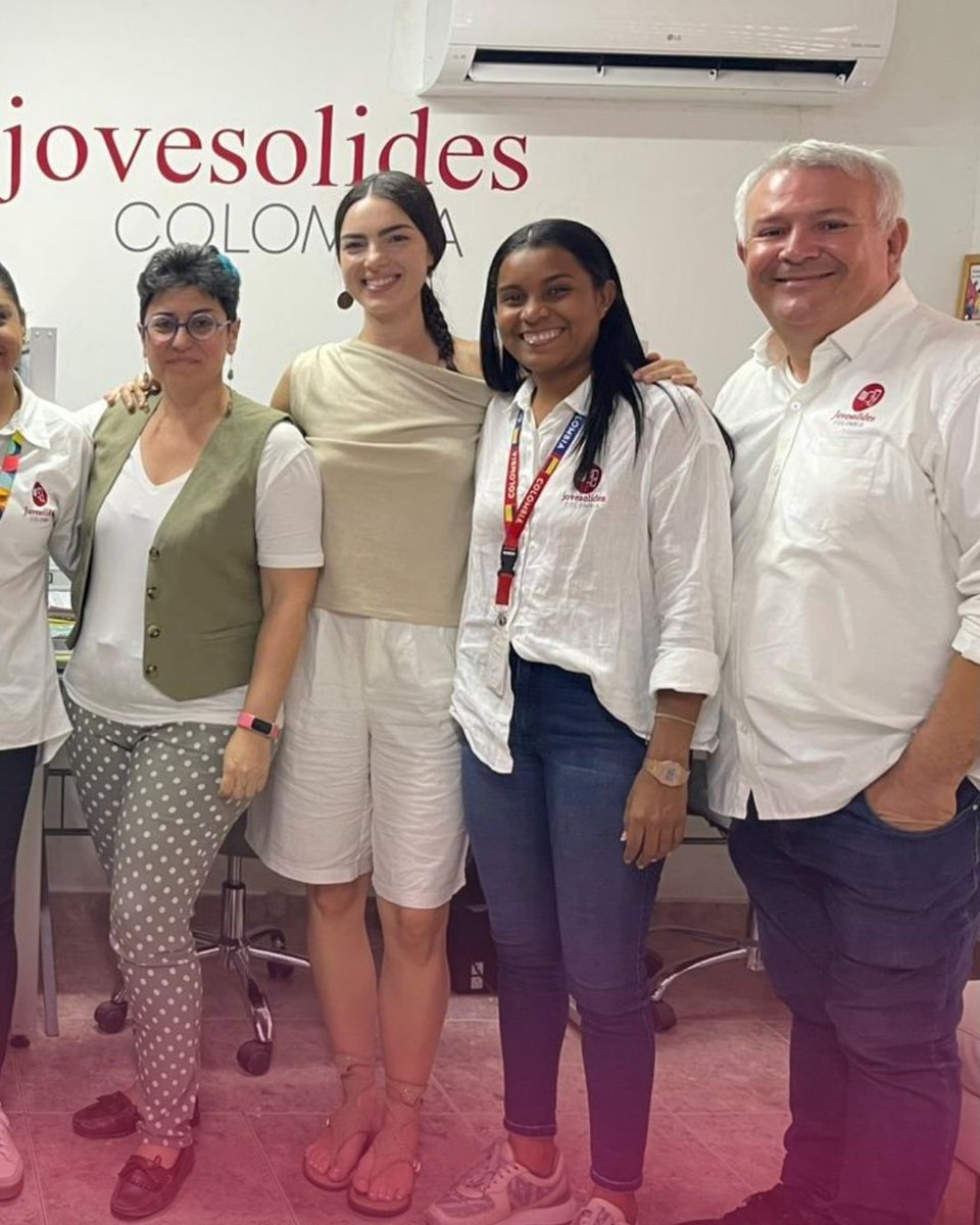 JOVESOLIDES's tweet photo. Nuestro equipo ha viajado a Cartagena, Colombia en una agenda de trabajo para conocer de cerca los avances de distintas iniciativas orientadas a fortalecer el emprendimiento juvenil, la empleabilidad y las redes de apoyo en el territorio.

La agenda combina encuentros de trabajo, visitas institucionales e intercambio con actores clave del territorio, con la participación de @lourdesmiron, presidenta de Jovesólides, y @Bouty_Elhadri , gerente de la entidad.

Una oportunidad para compartir aprendizajes, revisar próximos pasos y seguir impulsando alianzas que abren oportunidades reales para jóvenes, especialmente mujeres en contextos de vulnerabilidad.

IMPULSA es una iniciativa realizada por @JOVESOLIDES y @Jovesolides_Col, financiada por @GVAIgualtat y la Dirección General de Inclusión y Cooperación al Desarrollo.

#RedImpulsa #EmprendimientoSocial #EmprendimientoJuvenil #EcosistemaEmprendedor