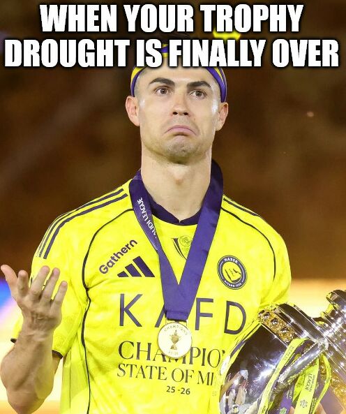 BonusCodes_de's tweet photo. https://t.co/mcsQHY1dmx #funnymemes #sport #football #ronaldo #trophy https://t.co/5i9kPCgqZg