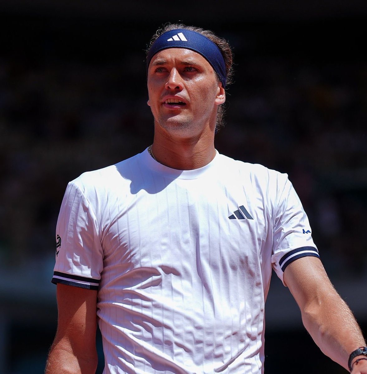 UniversTennis's tweet photo. 🚨 Alexander Zverev est le NOUVEAU FAVORI des estimations pour décrocher son premier titre du Grand Chelem à #RolandGarros 

🇩🇪 ZVEREV - 24,8%
🇷🇸 DJOKOVIC - 17%
🇳🇴 RUUD - 8,5%
🇪🇸 JODAR - 6,8%
…
🇫🇷 KOUAME - 0,85% https://t.co/p2FP7NoFvf