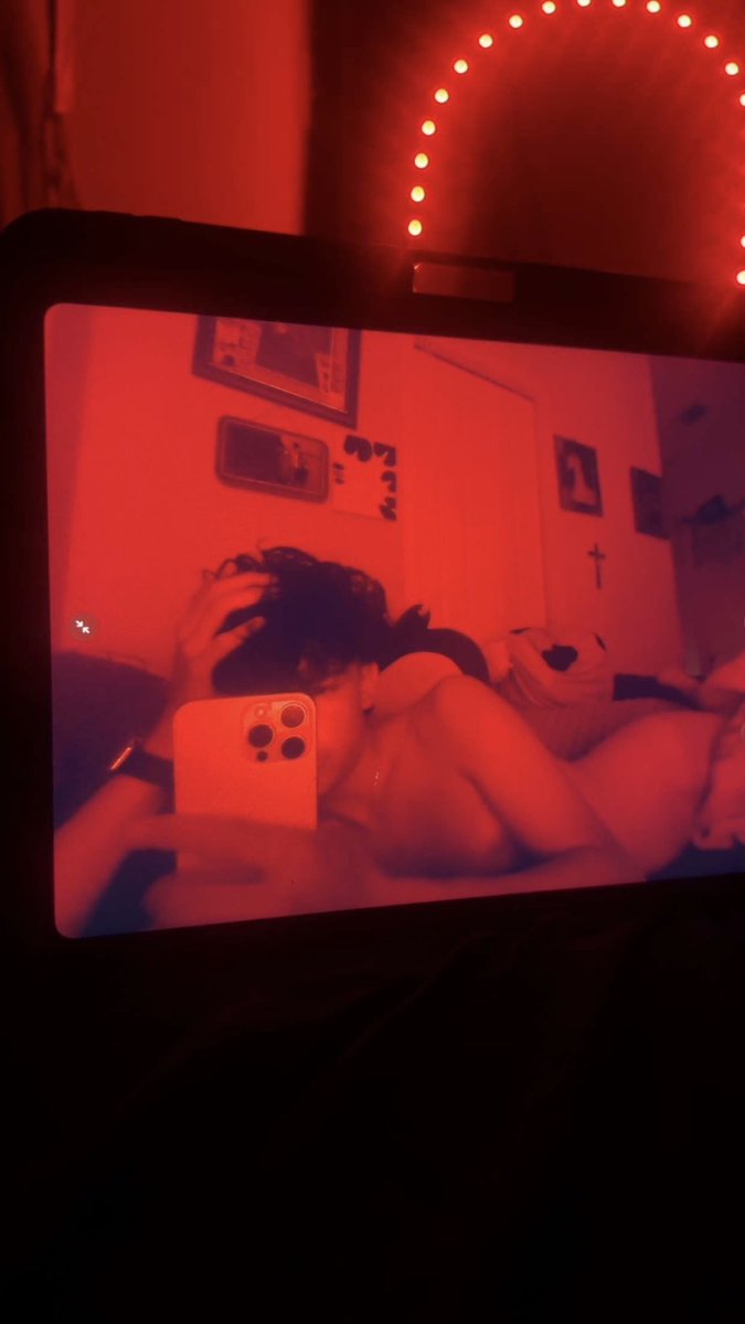 user512020293's tweet photo. join me in bed papi? #atx #austin https://t.co/64fi6z7dB1