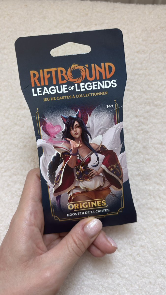 ChocoClemence's tweet photo. Joyeux jour de sortie en français ! 🎉@playriftbound @RiotGamesFrance @Micromania_Fr https://t.co/O8E2IlFy5d