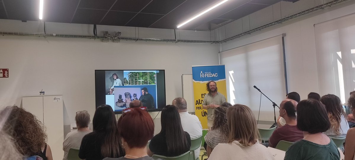 ALBA39's tweet photo. "Ensenyar l'art des de l'altra banda? #GabrielLemkowTovias Estereotipar, caricaturitzar, cosificar, espiritualitzem el capitalisme, no falsegem, despertem!#alteritART @EscolesFEDAC @UManresa https://t.co/CDwkow1Wkc