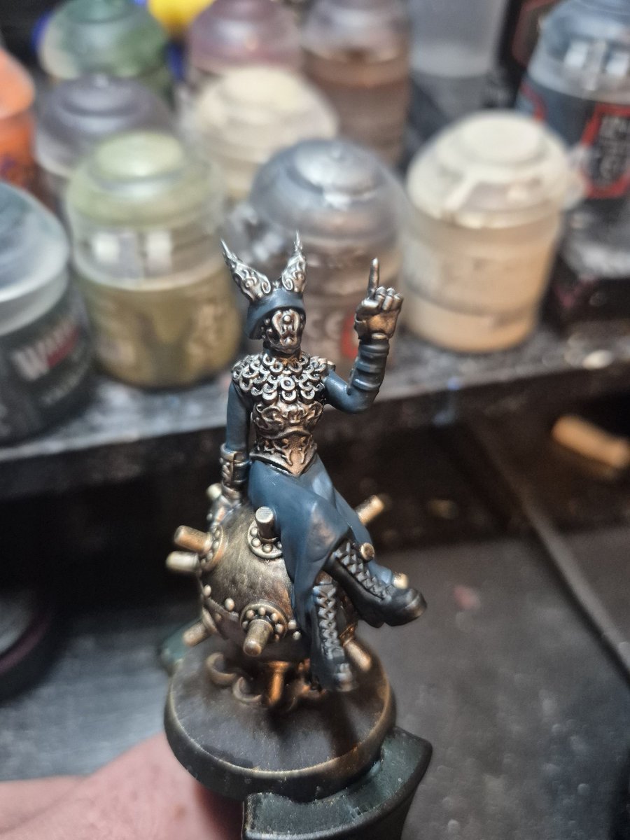 Grey_Paints's tweet photo. Something a little different today, loving painting this... lass? https://t.co/4tguAdHTJu