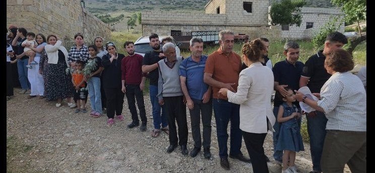 RudawTurkce's tweet photo. Rojava Özerk Yönetimi Dış İlişkiler Eş Başkanı İlham Ahmed, 9 yıl aradan sonra Efrin’e bayram ziyareti gerçekleştirdi

https://t.co/35eLYK8Zcr https://t.co/UF2ECgs2Un