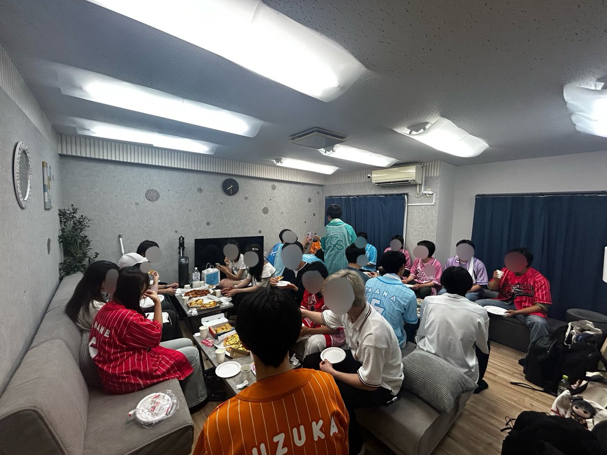 kawalab_UT's tweet photo. 先日、第二回ご飯会をしました！
最近入った方や初対面の方も多かったですが、推しグループや歴関係なくカワラボの話で盛り上がれました！！
カワラボの曲でイントロクイズをやったり、カワラボのドンジャラをやったりと、同好会ならではの楽しみ方ができてとても楽しかったです！

#カワラボ同好会 https://t.co/NETfqCJg2K