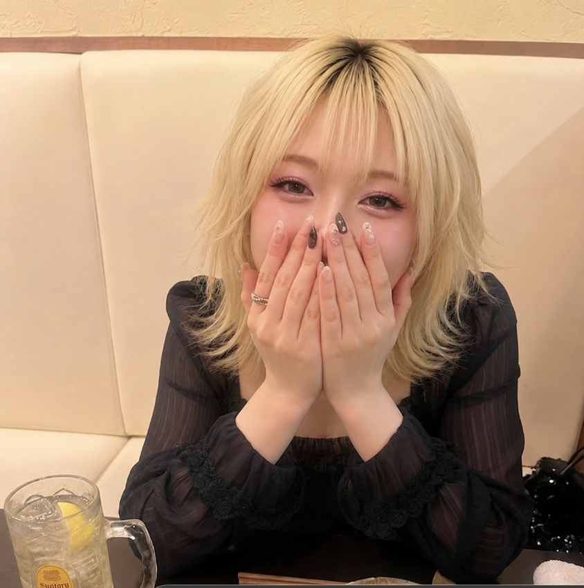 karin181's tweet photo. ←すきぴと飲み来た時のギャル
→連れと飲み来た時のギャル https://t.co/GdJ4yW65Kj