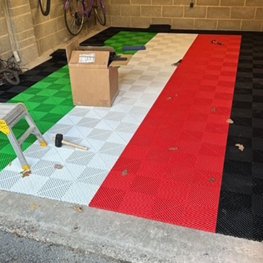 mototile's tweet photo. MotoVent Green Tile | A Rib Floor Tile or Drain Tile : 400 x 400 x 18mm | Self-draining channels | Resistant to many chemicals and Withstands heavy loads | Buy online: https://t.co/9ERS46bry3 #mototile #interlockingtile #tile #DIY #FOS #floor #garages #work #f1 #classiccars #cars https://t.co/uKM8bCQgH3