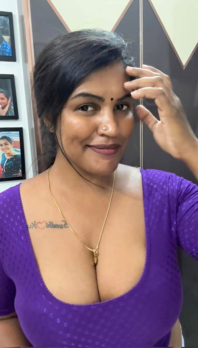 vick37814's tweet photo. Reshmi Amma: Un friends varanga nu sonna, indha look ok va ?

Me: Shh semaya iruku… innum konjam keela erakki podunga appo than guninji coffee kudukumbothu Kaambu theriyum..

She: Ayyo vantanga da.. seekiram vanthu en kaamba choopu appo than nattunu irukum.. https://t.co/ifQ3UnDrNY
