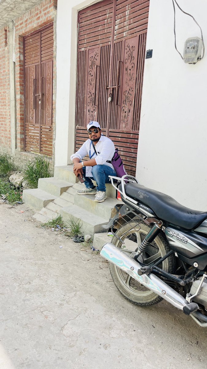 rakesh_jnvian's tweet photo. बिना किसी आराम और अवकाश के लगातार काम करने से शिक्षकों में मानसिक और शारीरिक तनाव बढ़ रहा है। ग्रीष्मावकाश में काम के बदले अर्जित अवकाश (EL) पाना हमारा अधिकार है। उत्तर प्रदेश सरकार से निवेदन है कि शिक्षकों की इस जायज मांग को तुरंत पूरा करे।
@CMOfficeUP @sandeepbjpUP
#UP_शिक्षकों_को_EL_दो