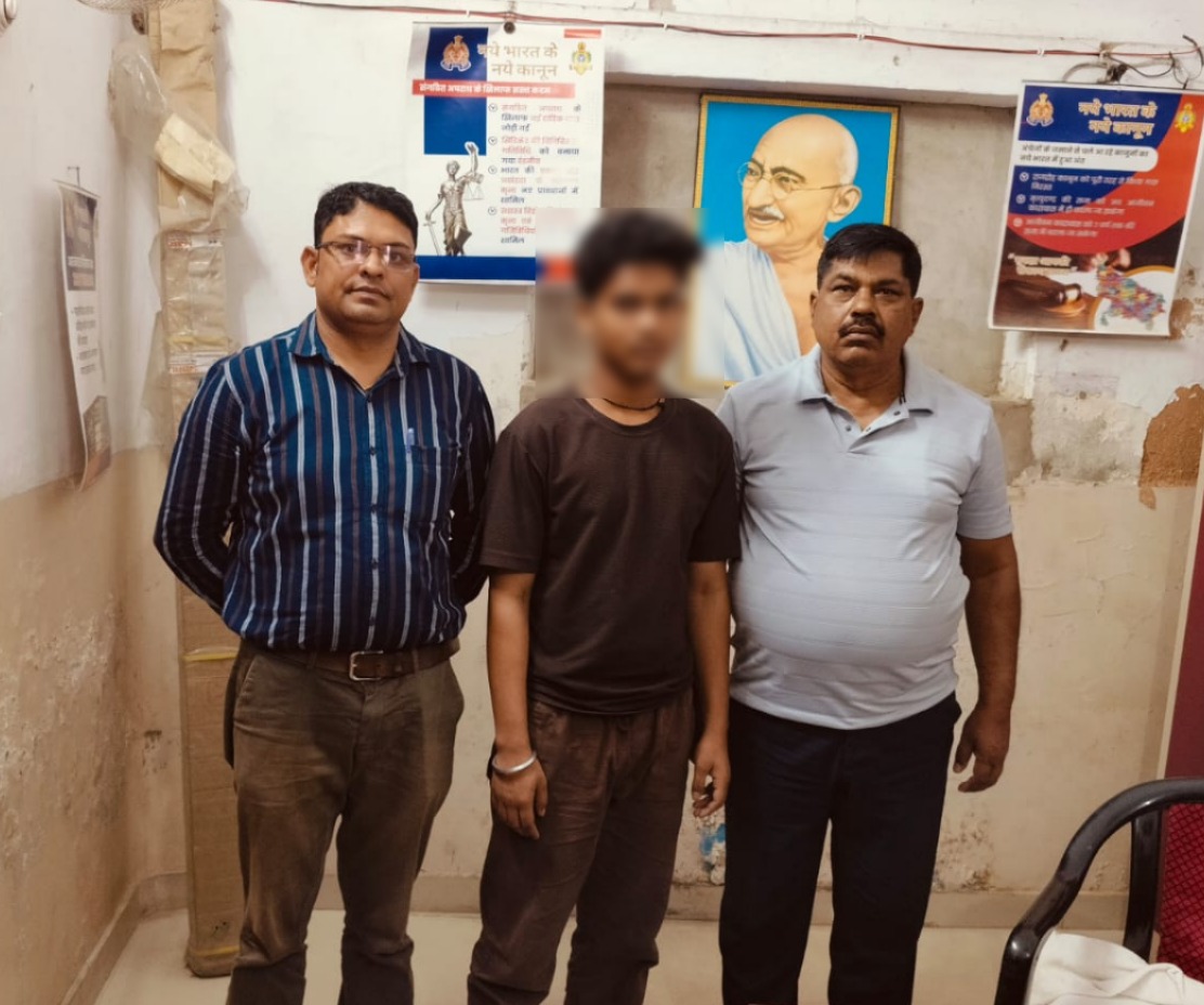 gorakhpurpolice's tweet photo. #gorakhpurpolice
➡️बालश्रम एवं भिक्षावृत्ति रोकने के अभियान के तहत #Ps_AHT टीम द्वारा 01 नाबालिग बालग को बाल श्रम करते हुए पाए जाने पर रेस्क्यू किया गया व सिटी चाइल्ड हेल्प लाइन जनपद गोरखपुर को अग्रिम कार्यवाही हेतु सुपुर्द किया गया ।
#uppolice
@dgpup @AdgGkr @adgzonegkr @diggorakhpur