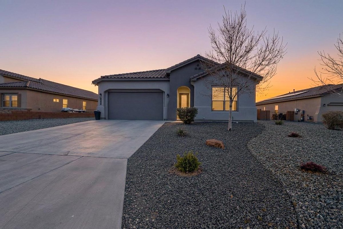 torierob1's tweet photo. Looking for a great investment? Our latest price reduction in NEW LISTING! is a must-see.
- Torie Robinson #20367 with REMAX Elevate
- Contact me at 505.850.2197 https://t.co/V95CKQ0doC
