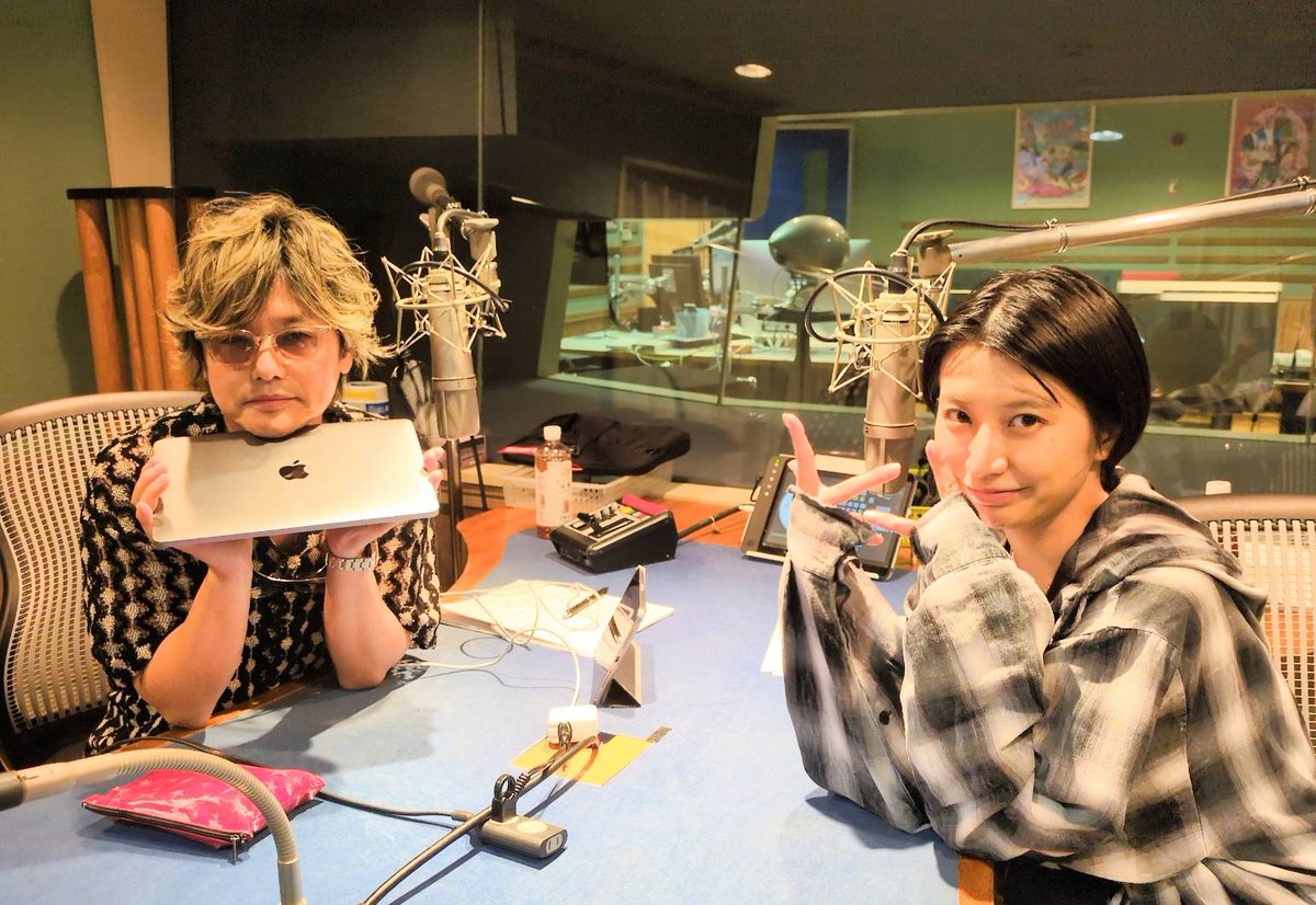 was78MHz's tweet photo. 『#森久保祥太郎 の今週わず』

森久保さんの視線の先には、いったい何が…！？

そんな今夜も、 気になったニュースや身の回りの出来事について教えて下さいね！！  

✉was@bayfm.co.jp  
📱#今週わず #BAYFM https://t.co/bSfvFykkXd