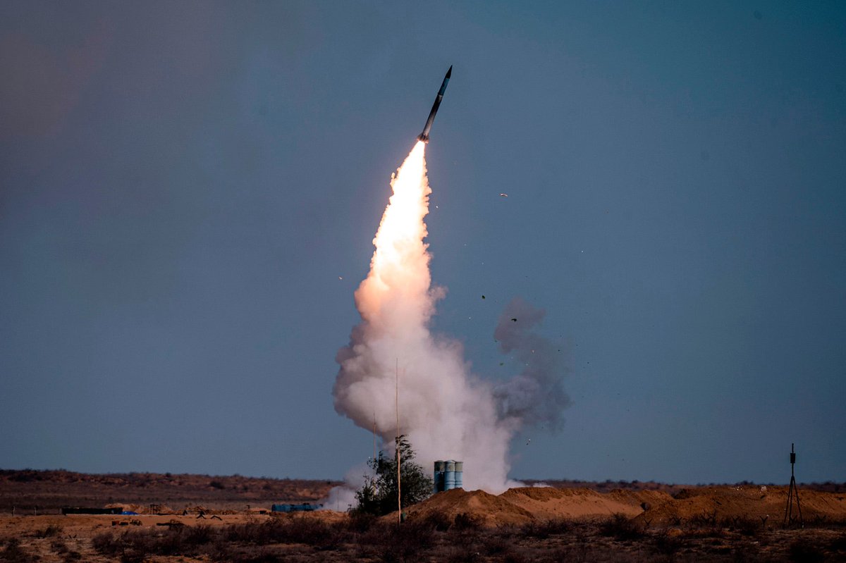 TacticalTribun's tweet photo. 🔺🇷🇸🇵🇰❌🇮🇳:
Serbian President confirmed that Pakistan destroyed Indian S-400, using CM-400AKG Hypersonic Missile.

For the 1st time, a European head of state confirmed the Indian S-409 losses. https://t.co/qO6BW0ykbb
