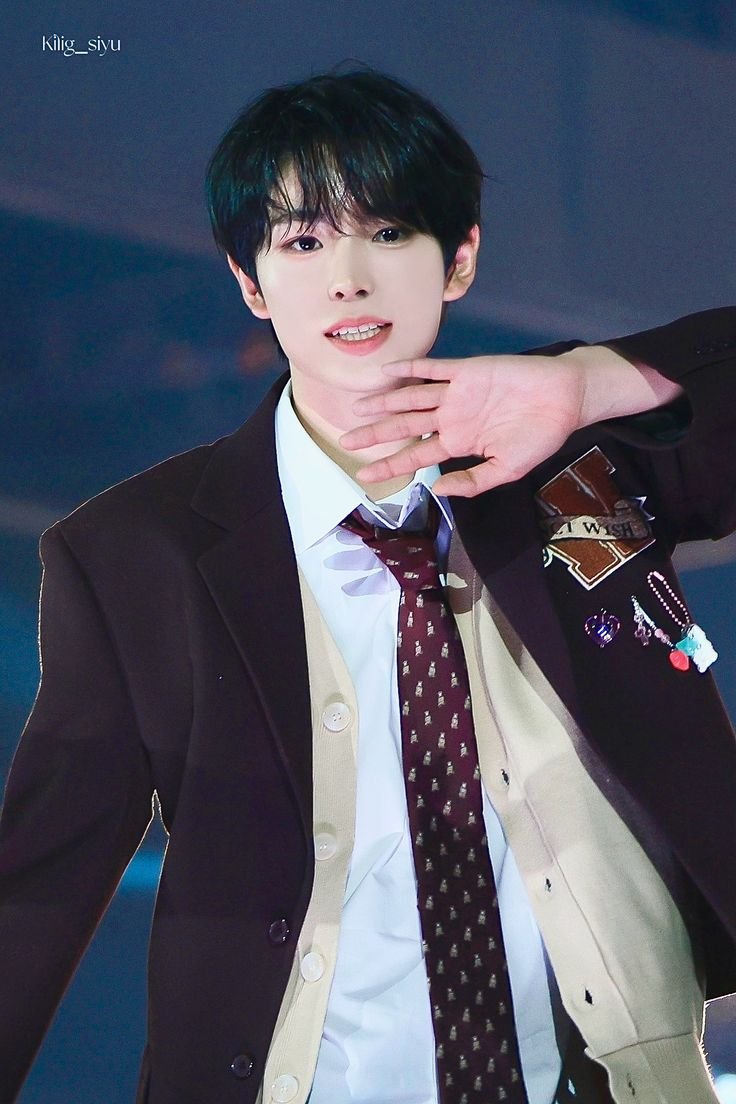 윳따 tweet media