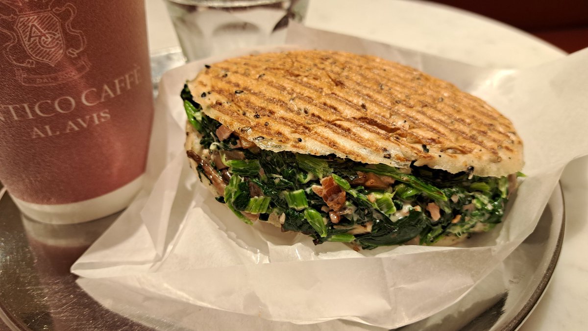 mushikunn's tweet photo. 동네 친구랑 궁금했던 HARBS의 자매점, ANTICO CAFFE의 スピナッチ를 먹으러 갔다왔다.😋 https://t.co/OZ4eP1I03h