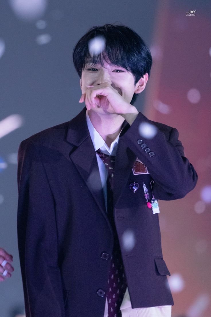 윳따 tweet media