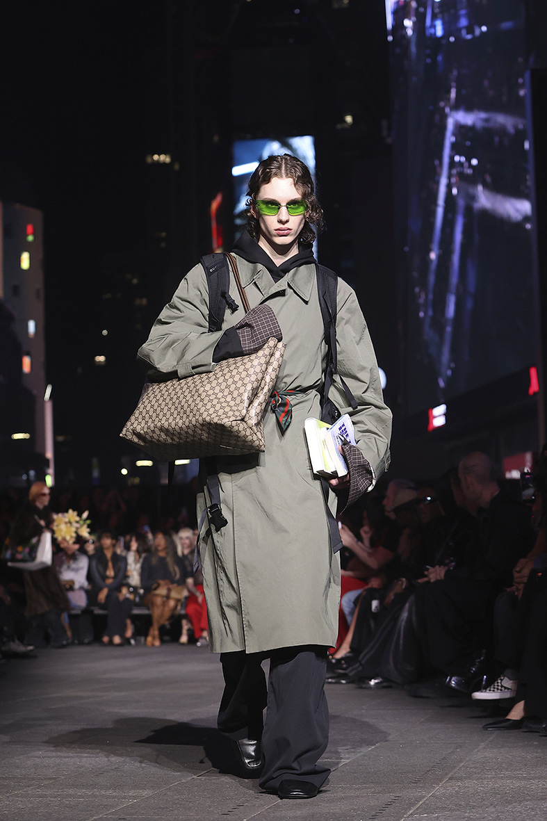 KeringGroup's tweet photo. Kering presents GucciCore.

Unveiled in Times Square, New York, GucciCore is a cohesive collection, centered around a permanent wardrobe grounded in pragmatic, wearable pieces that are unmistakably Gucci.

@gucci 

#GucciCore https://t.co/J65lV4486y