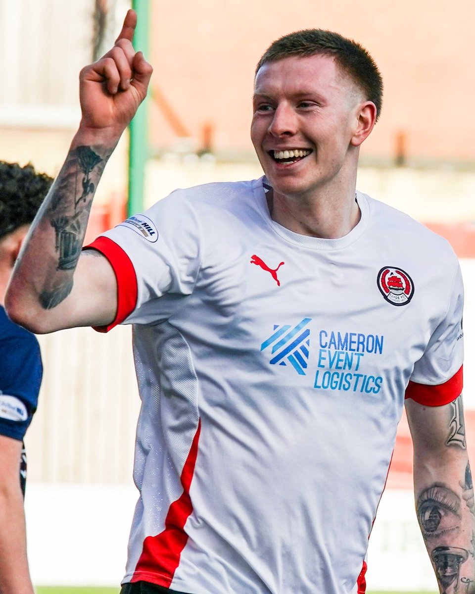 ClydeFC's tweet photo. Another 3 signed up for next season!

Read Darren Young's comments below.

🔗 https://t.co/5fOf1wQcGP https://t.co/NmcEPIfJLR