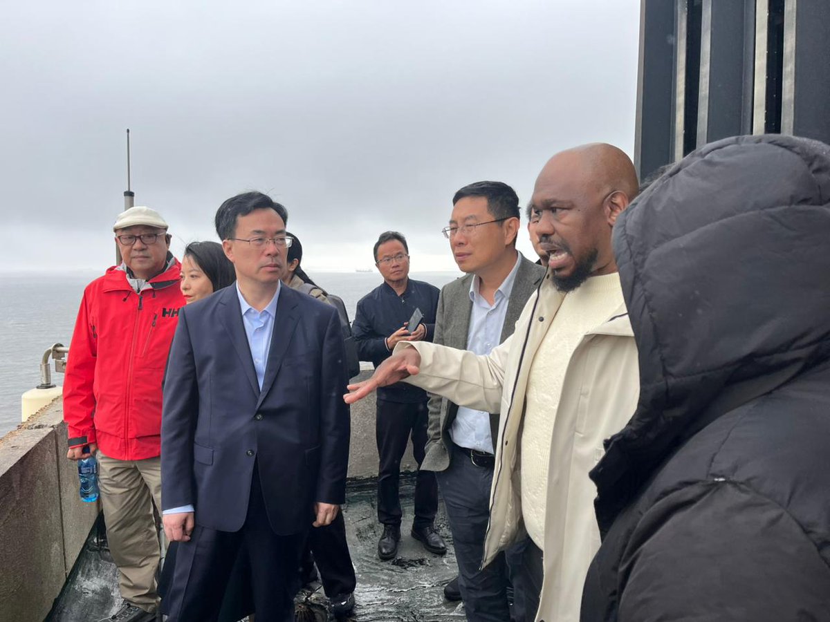 TPT_Transnet's tweet photo. Transnet Port Terminals hosted Hisense at Cape Town Container Terminal for an operational engagement focused on cargo movement and terminal operations, strengthening collaboration and stakeholder alignment.

#WesternCapeTerminals #TransnetPortTerminals https://t.co/stPlHyvCcn