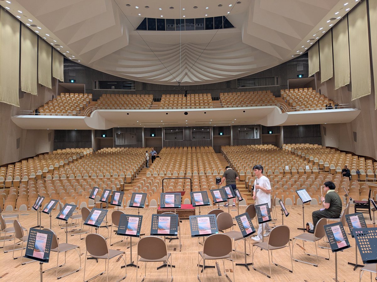 shinkyo_wind's tweet photo. 新交響吹奏楽団の第101回定期演奏会は、いよいよ本日このあと19時から！
18:30頃からはステージにてアンサンブルの演奏も行います。
なかのZERO大ホールにてお待ちしています🌸🇮🇹

#なかのZERO
#新交響吹奏楽団 https://t.co/Xue80xd2CV