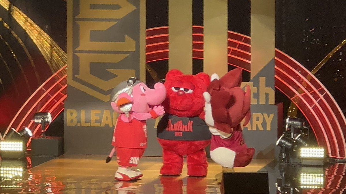 2UooU2's tweet photo. わちゃわちゃしとります。 https://t.co/HOP7egeLD3