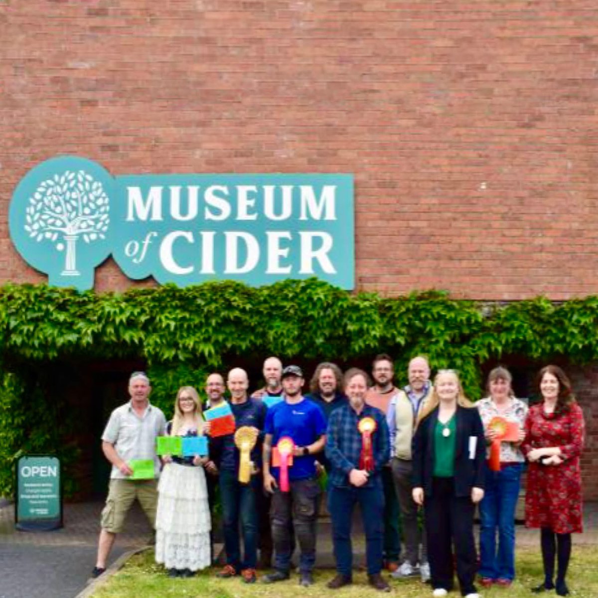Cider_Mike's tweet photo. Greggs Pitt Cider Much wins best perry at Museum of Cider https://t.co/5rlcHP9Nw1

#herefordshire #realperry #perrynews https://t.co/cXI5gzPdlG