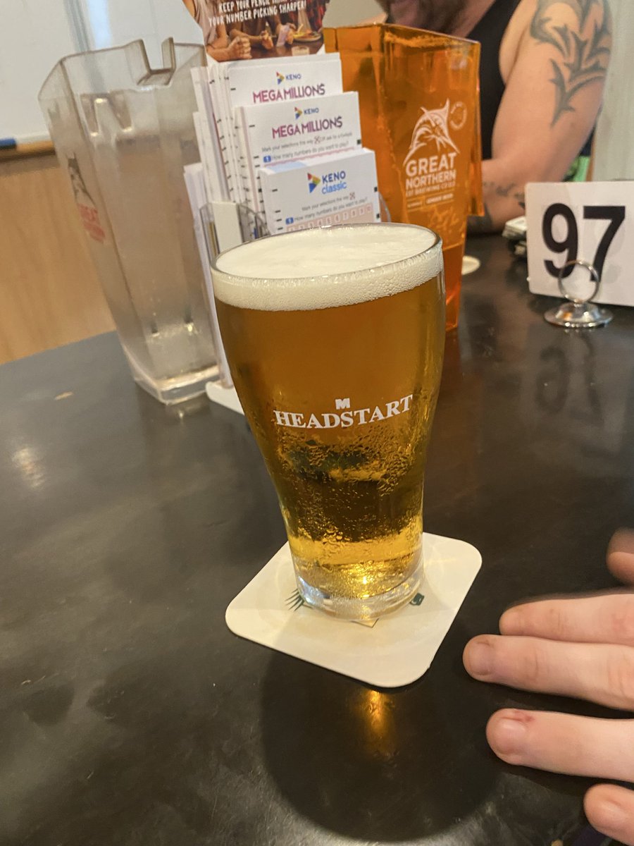 funny_m4's tweet photo. Who can say no to a beer :D🍻 https://t.co/7xzEuGxYCe