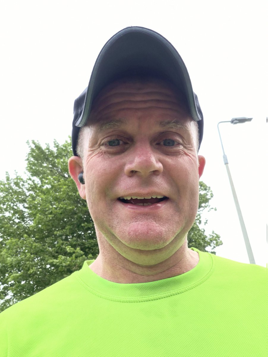 aldub1976's tweet photo. Good Morning Running friends from a mild but cloudy Dublin town 

Day 2025 and 4 Miles done and Happy Friday everyone #runwithal #runhappy #runstreak 

Have a great day and stay safe https://t.co/1bHrVKfKSY
